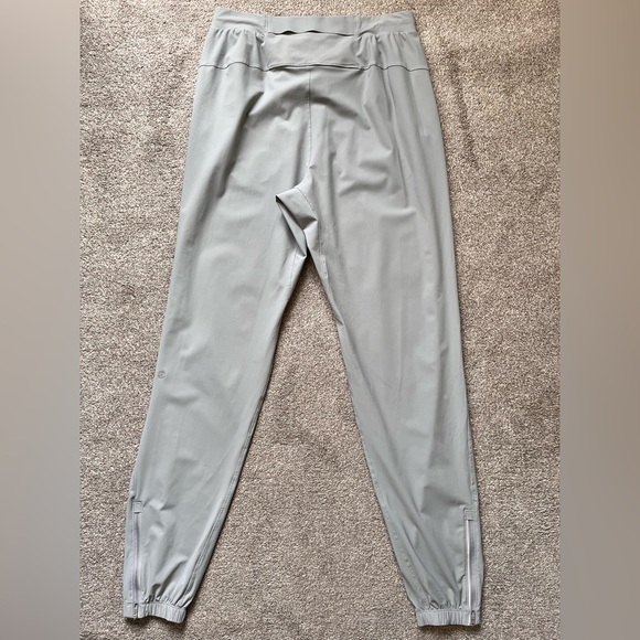 Mens Lululemon Surge Joggers TALL Inseam 31” Size Medium BNWOT - Picture 6 of 16